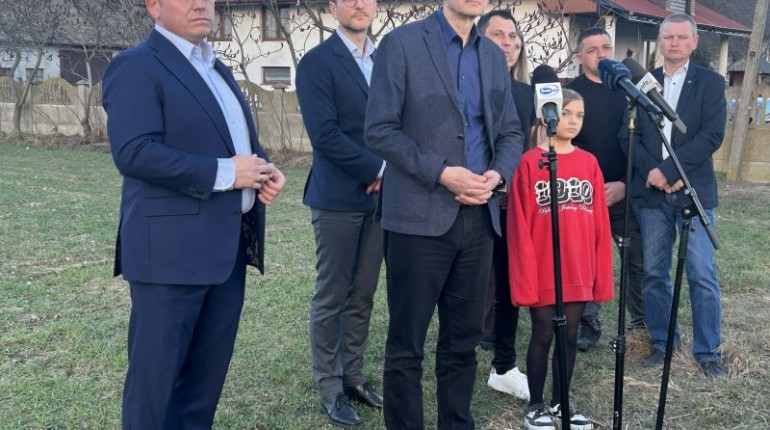 Mateusz Morawiecki w Sieradzu. Wcześniej spotkał się z rolnikami w gospodarstwie koło Wróblewa