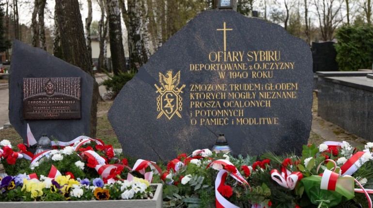 W Zduńskiej Woli oddano hołd ofiarom Zbrodni Katyńskiej