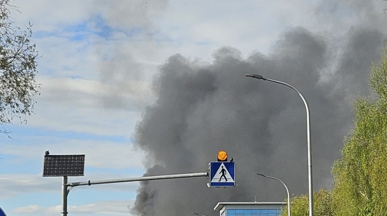 Kłęby dymu nad Sieradzem